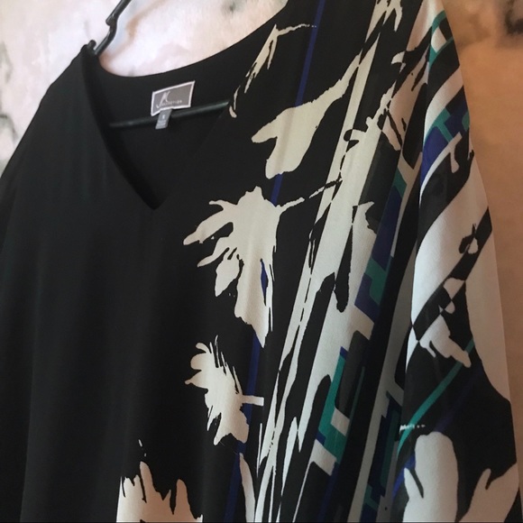 2/$45 JM Collection Digital Flower Asymmetrical - Picture 4 of 7